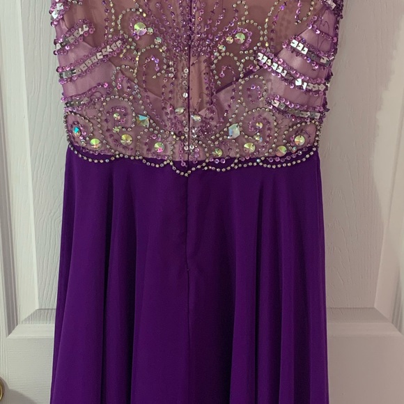 Beautiful custom purple dress. Worn once, good condition. - Picture 5 of 7